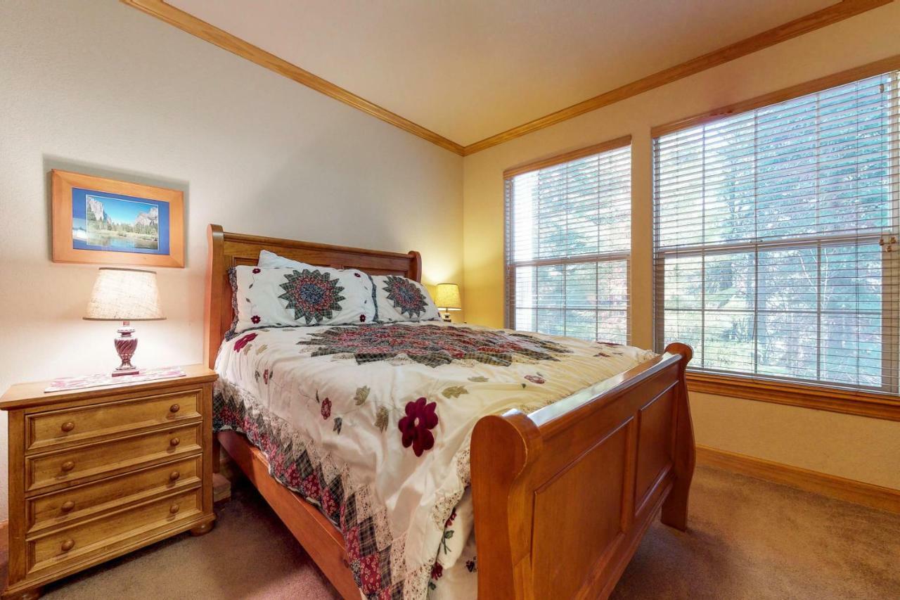 New England Cottage Shaver Lake Bagian luar foto