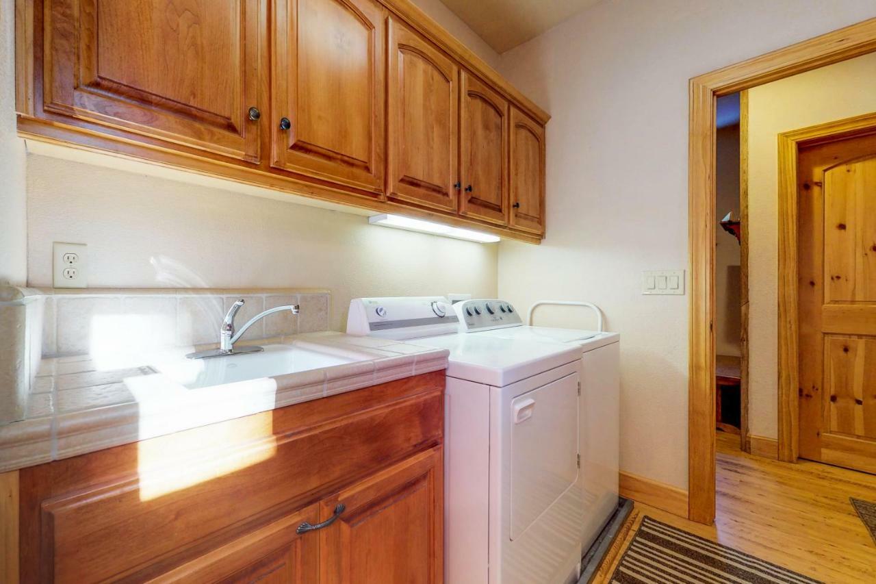 New England Cottage Shaver Lake Bagian luar foto